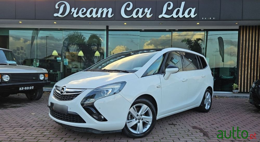 2015' Opel Zafira photo #1