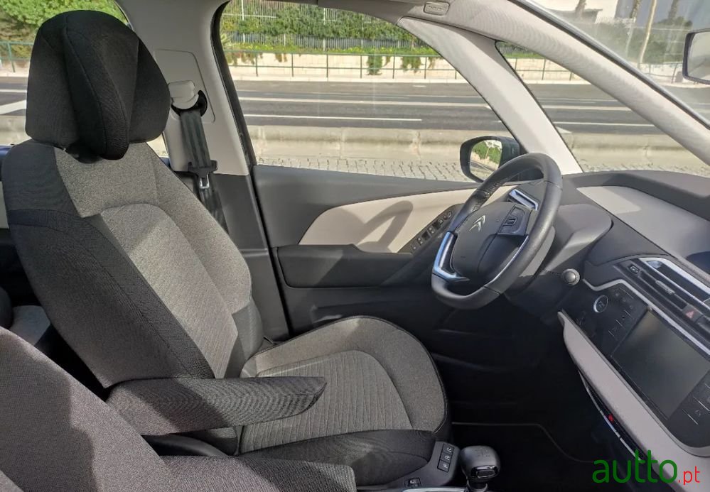 2018' Citroen C4 Grand Picasso photo #4