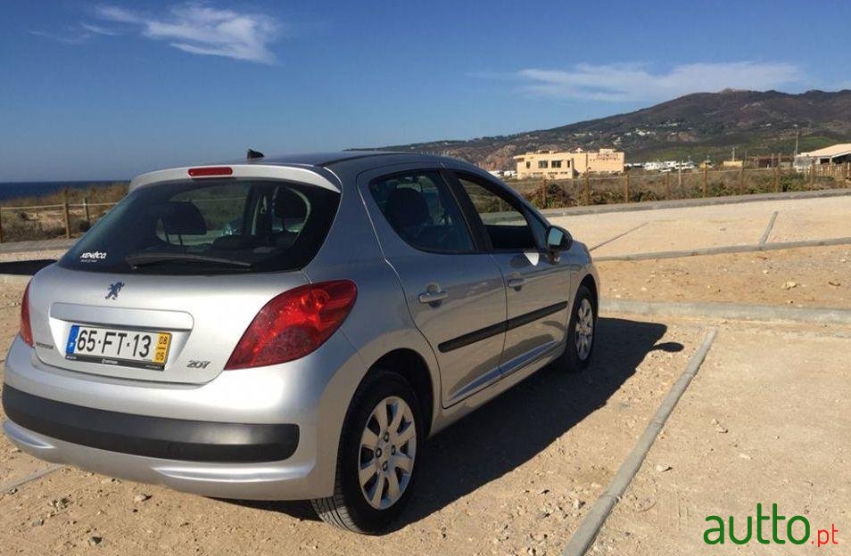 2008' Peugeot 207 1.4 Hdi Trendy photo #2