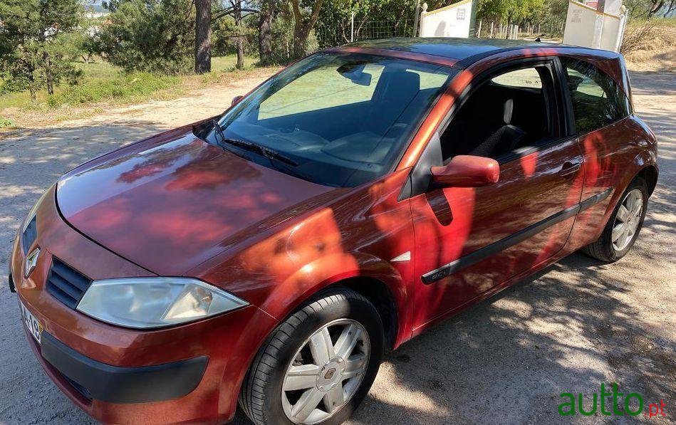 2005' Renault Megane photo #2