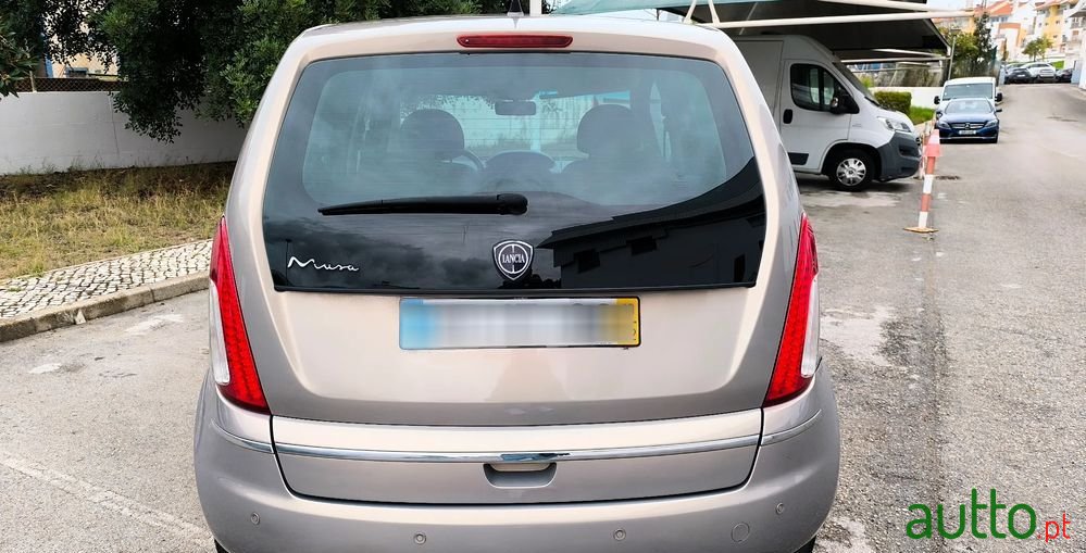 2010' Lancia Musa photo #5