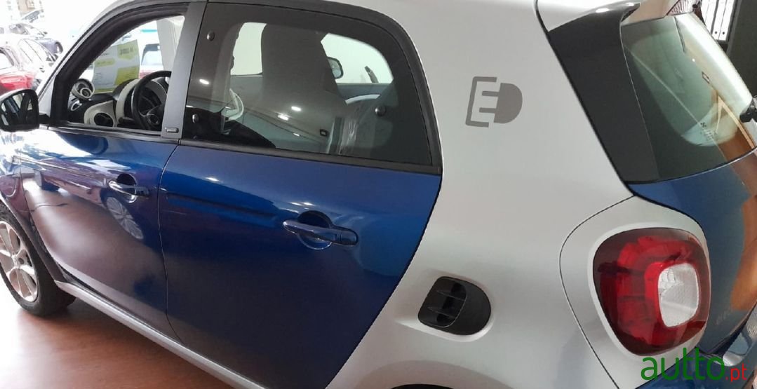 2018' Smart Forfour Passion photo #3
