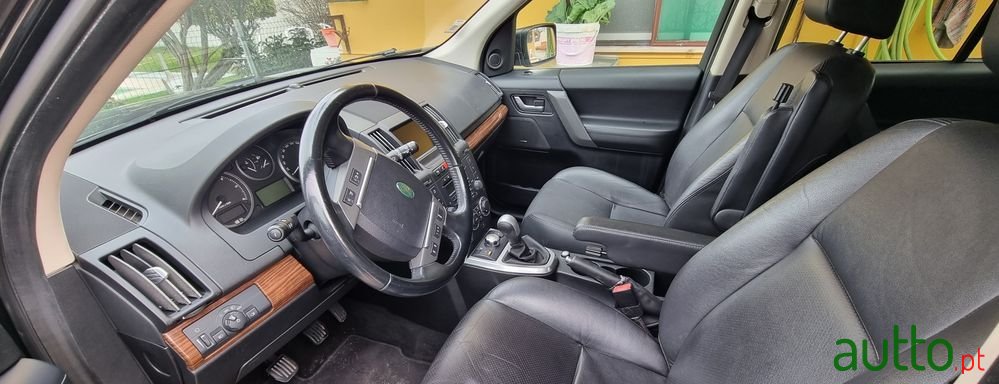 2010' Land Rover Freelander photo #6