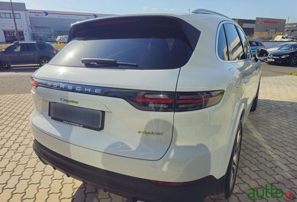 2018' Porsche Cayenne E-Hybrid photo #5