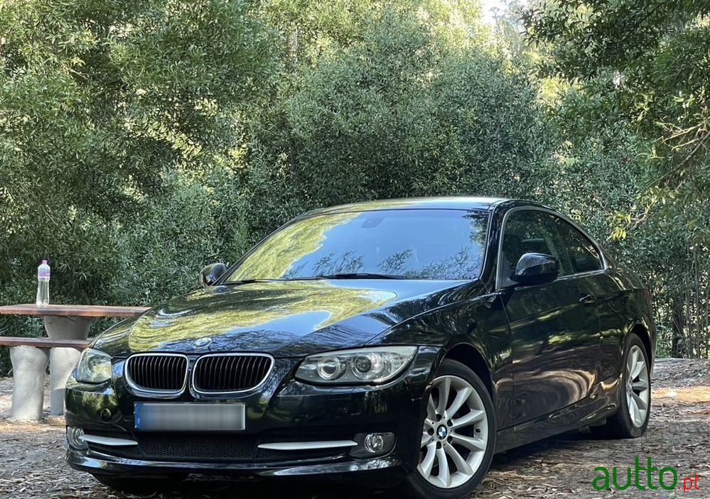 2012' BMW 320 photo #5