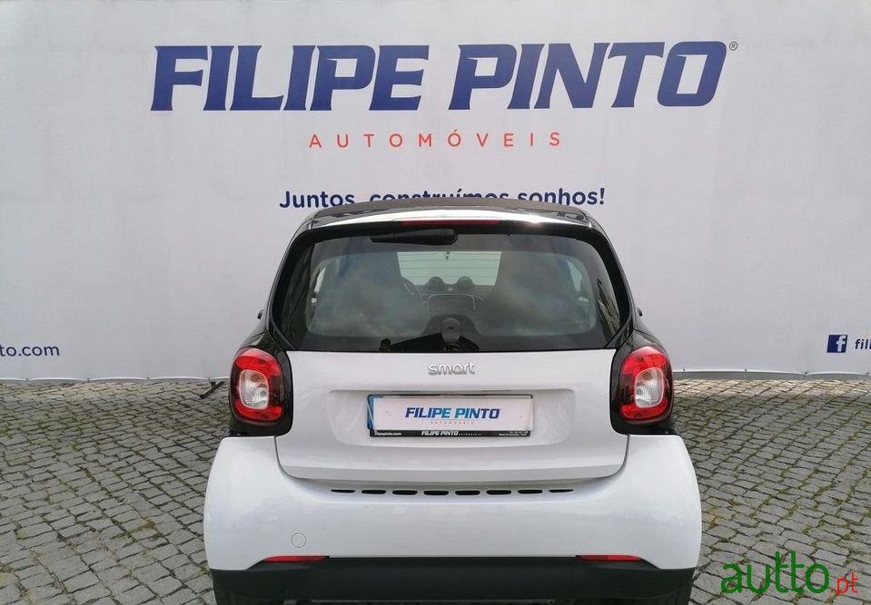 2019' Smart Fortwo photo #3