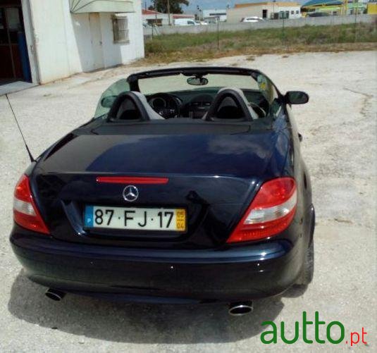 2005' Mercedes-Benz Slk-200 photo #1