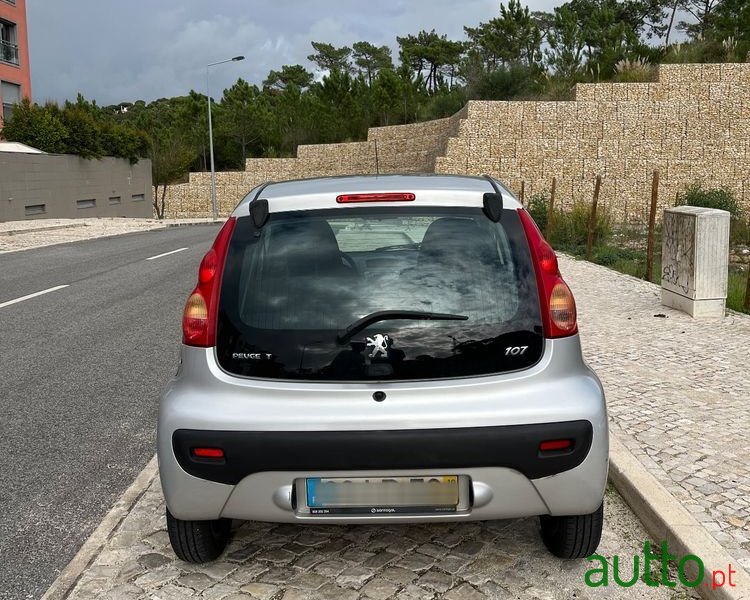 2010' Peugeot 107 photo #3