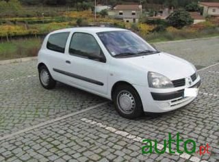 2004' Renault Clio photo #2