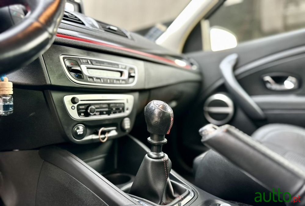 2013' Renault Megane photo #6