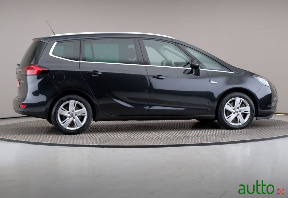 2017' Opel Zafira photo #2