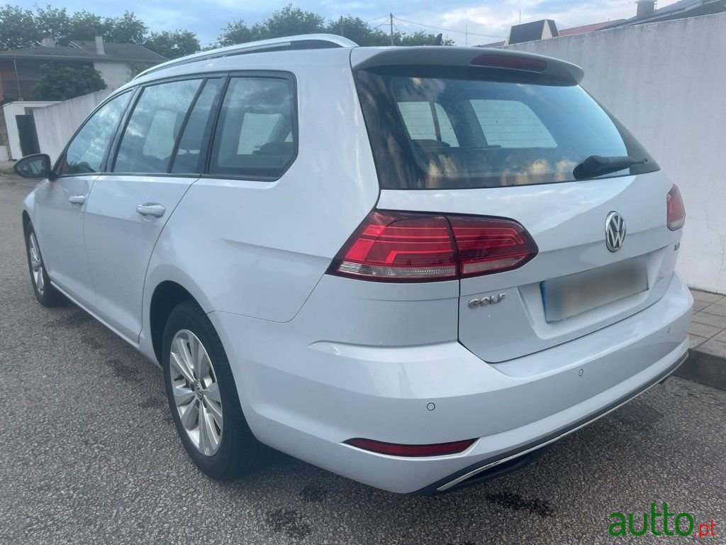 2017' Volkswagen Golf photo #5