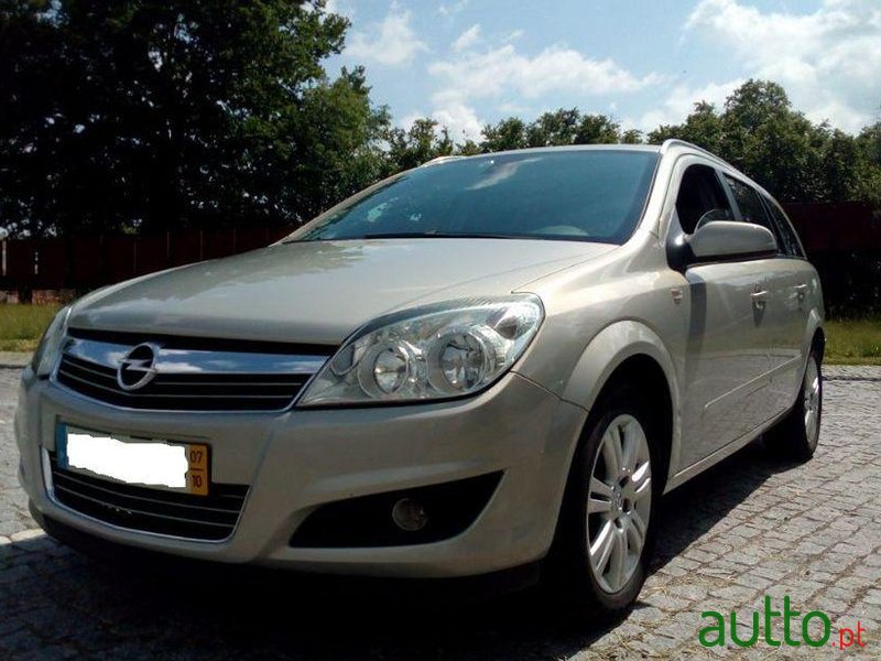 2007' Opel Astra Caravan photo #3