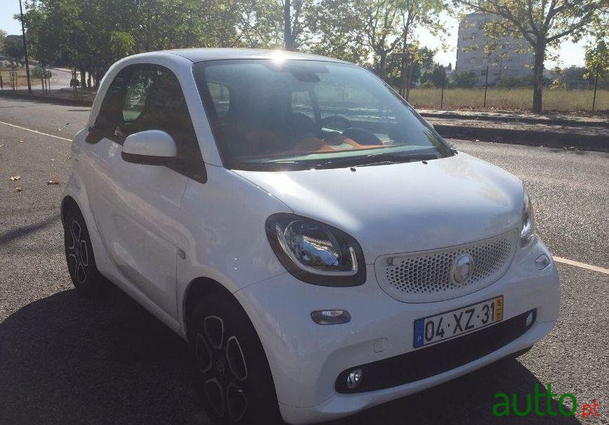 2015' Smart Fortwo Passion Automatico photo #2