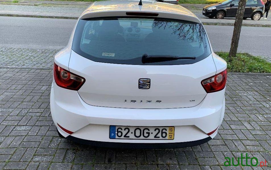2013' SEAT Ibiza photo #1