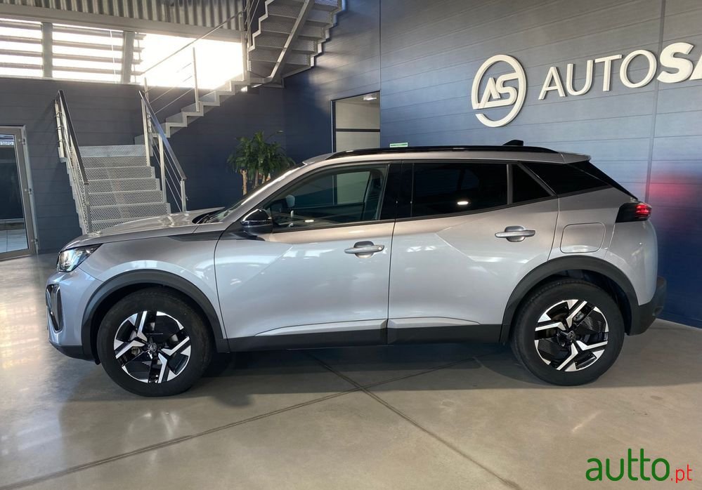 2024' Peugeot 2008 photo #2