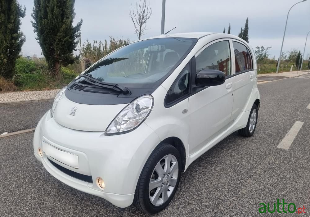 2015' Peugeot iOn Active photo #1