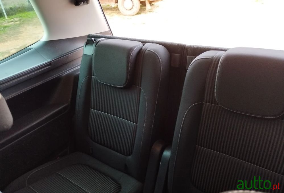 2018' SEAT Alhambra photo #5