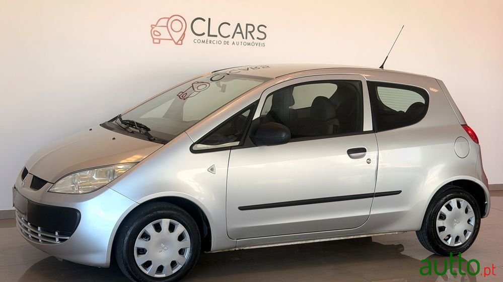 2008' Mitsubishi Colt photo #2