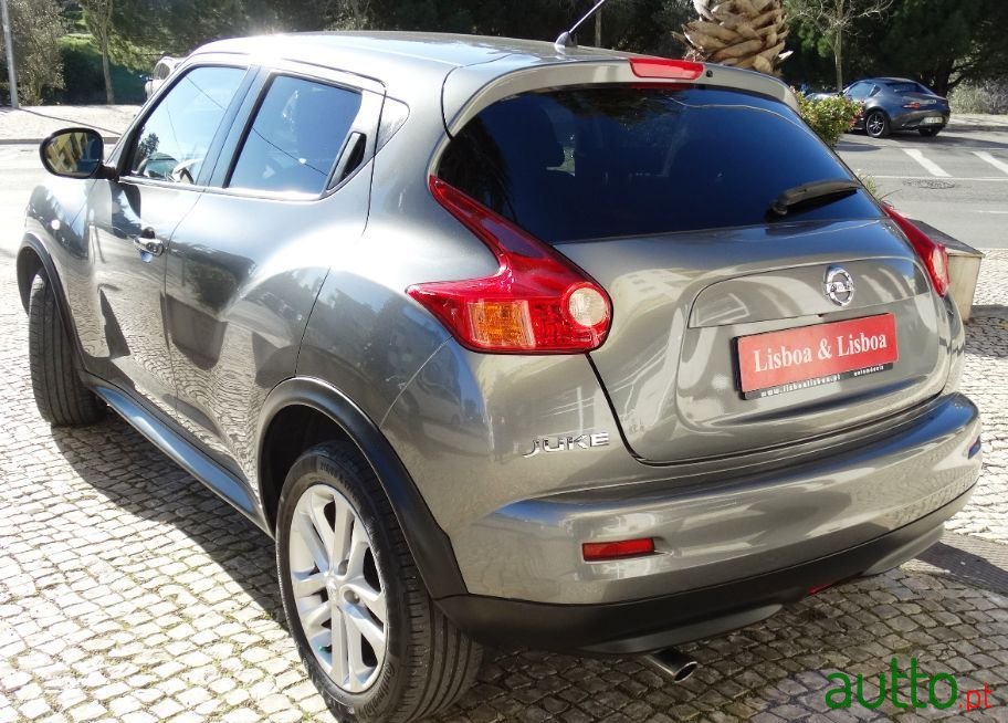 2011' Nissan Juke Tekna Sport photo #6