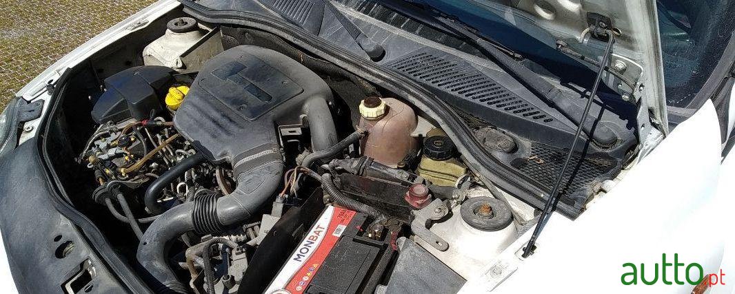 1999' Renault Clio 1.9 D Rxe photo #3