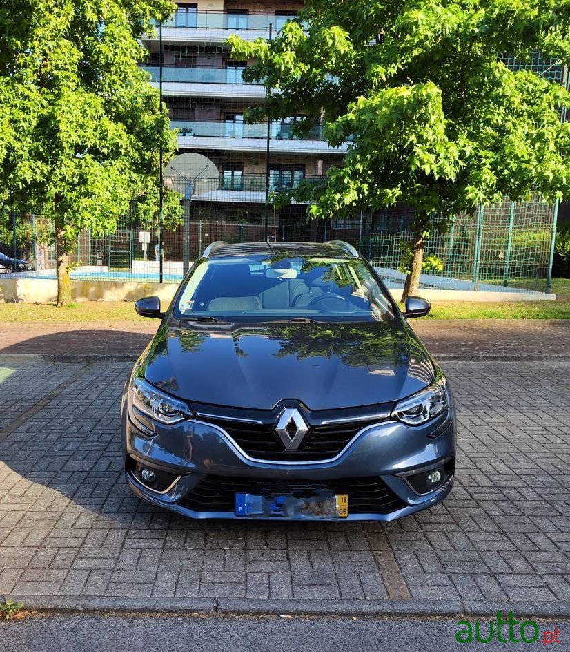 2018' Renault Megane Sport Tourer photo #3