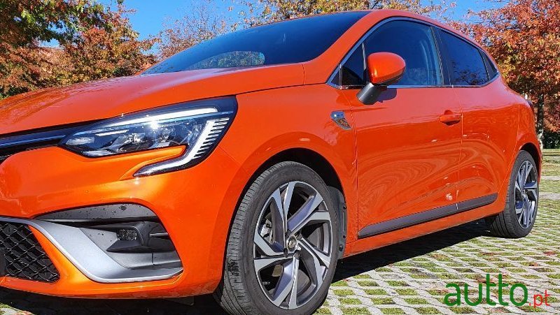 2020' Renault Clio photo #2