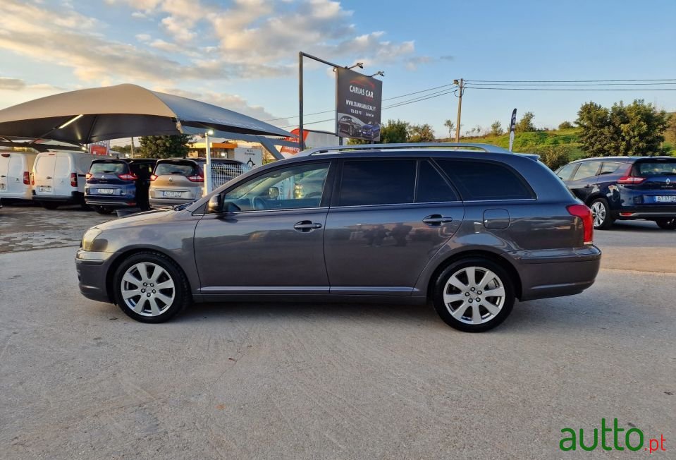 2007' Toyota Avensis Sw photo #5