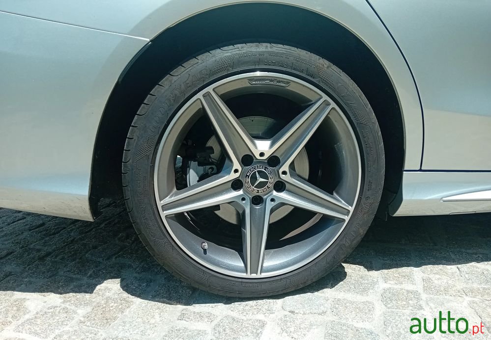 2017' Mercedes-Benz Classe C photo #3