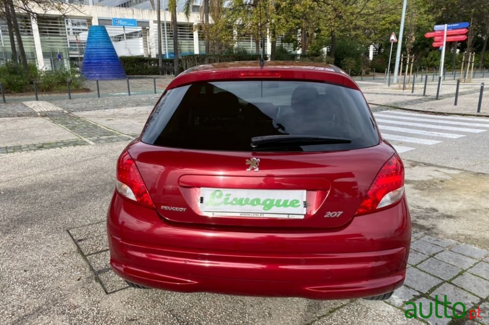 2011' Peugeot 207 Sport photo #5