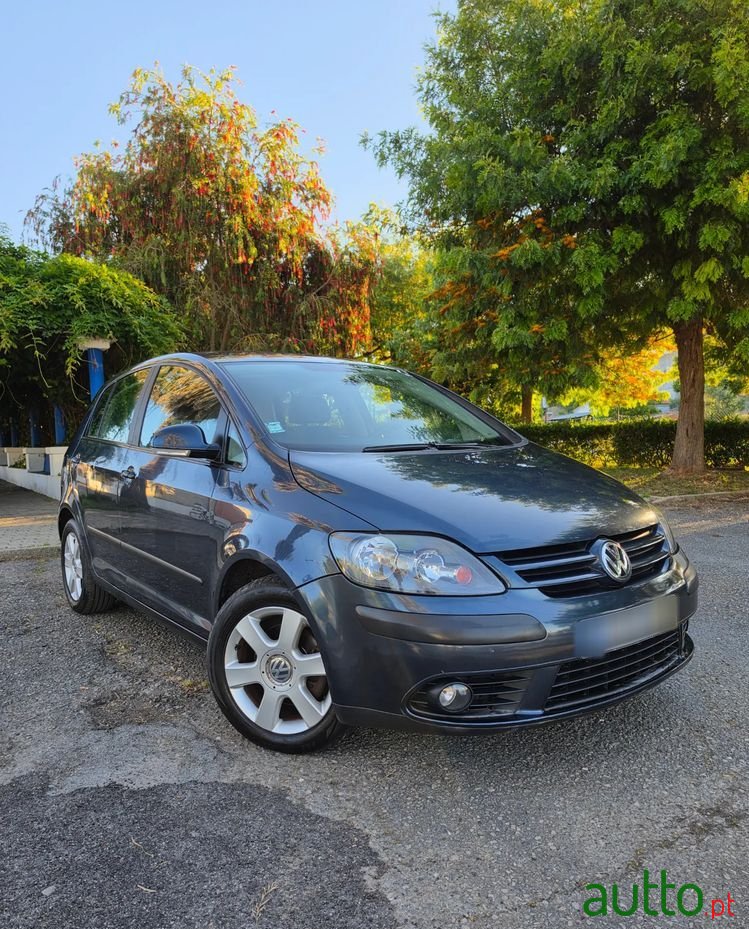 2005' Volkswagen Golf Plus photo #3