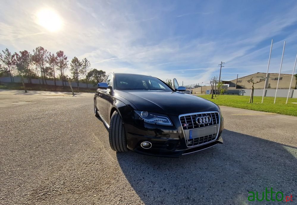 2009' Audi S4 Avant photo #1