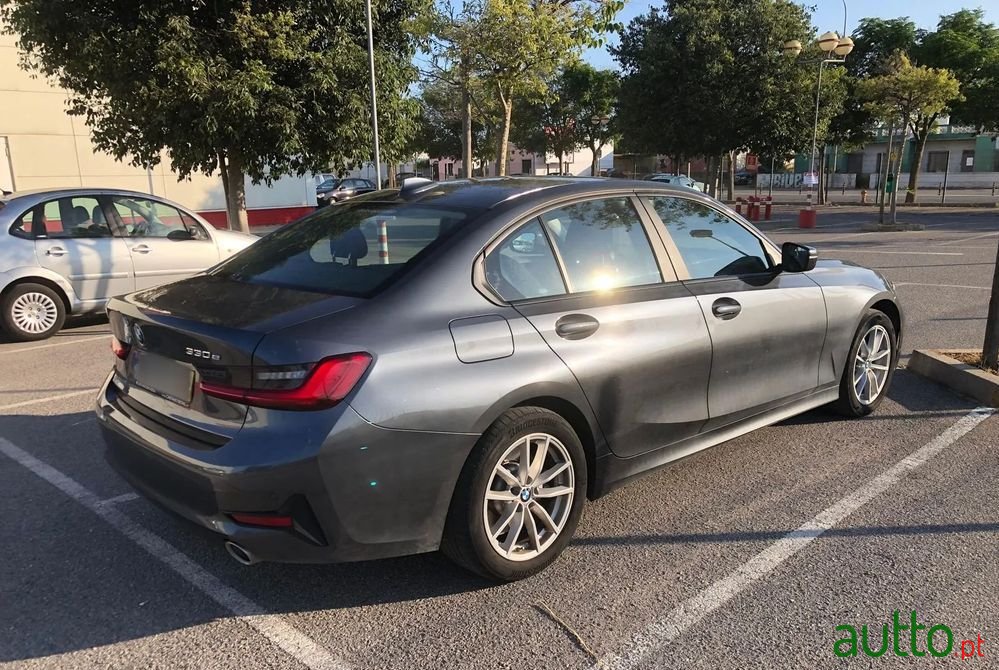 2019' BMW Série 3 photo #2