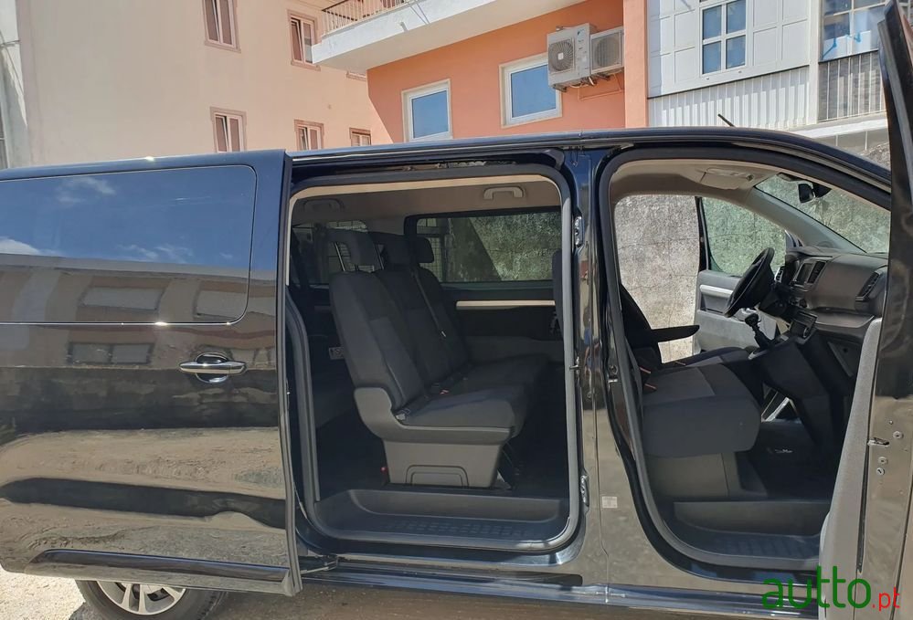 2019' Peugeot Traveller photo #1