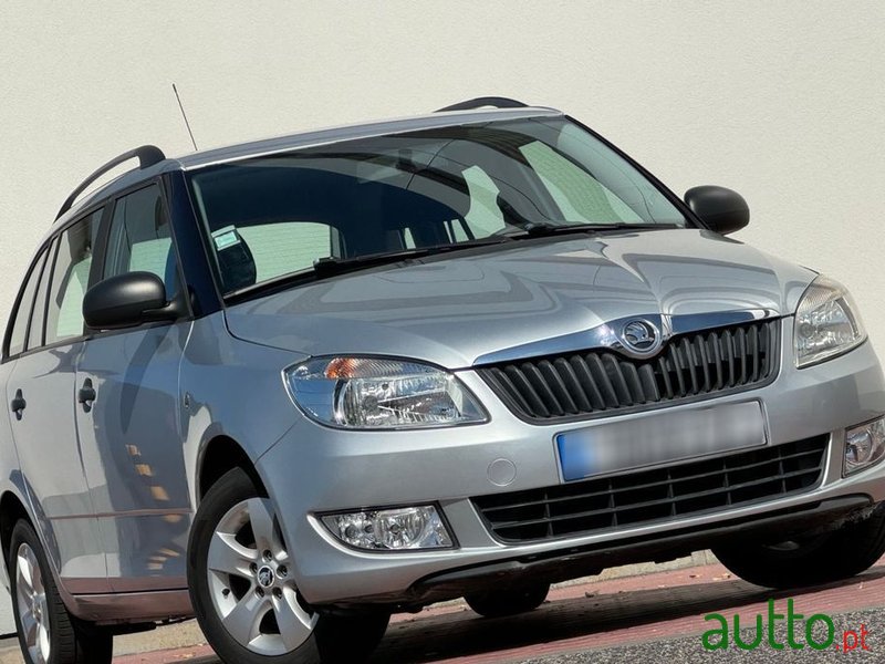 2013' Skoda Fabia Break photo #1