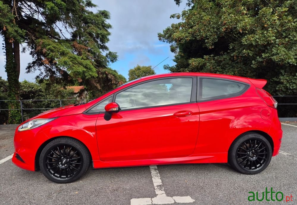 2013' Ford Fiesta 1.6 T St photo #4