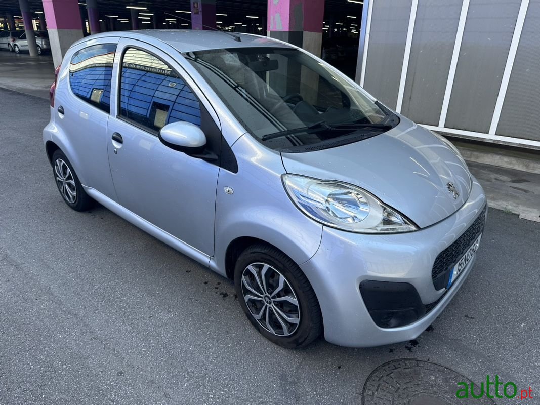 2013' Peugeot 107 photo #5