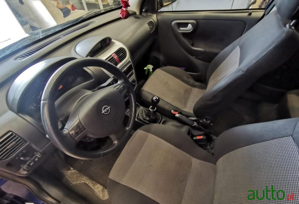 2005' Opel Corsa photo #4