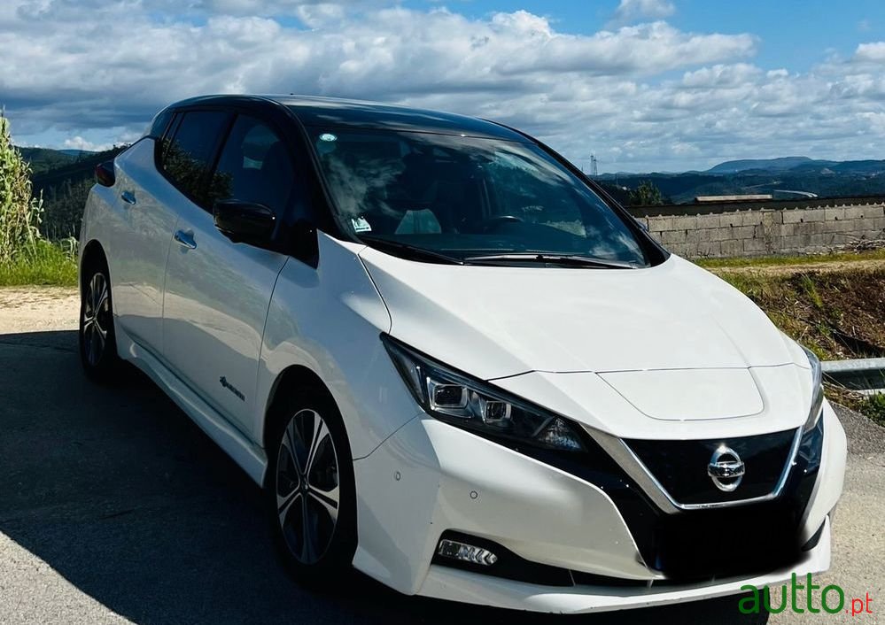 2019' Nissan Leaf Tekna Propilot Park photo #3