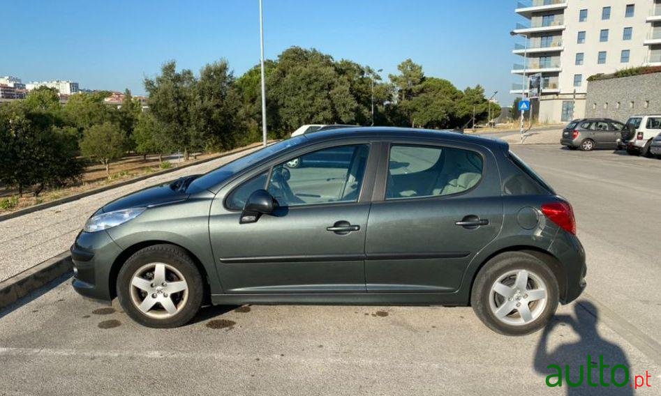 2006' Peugeot 207 photo #2