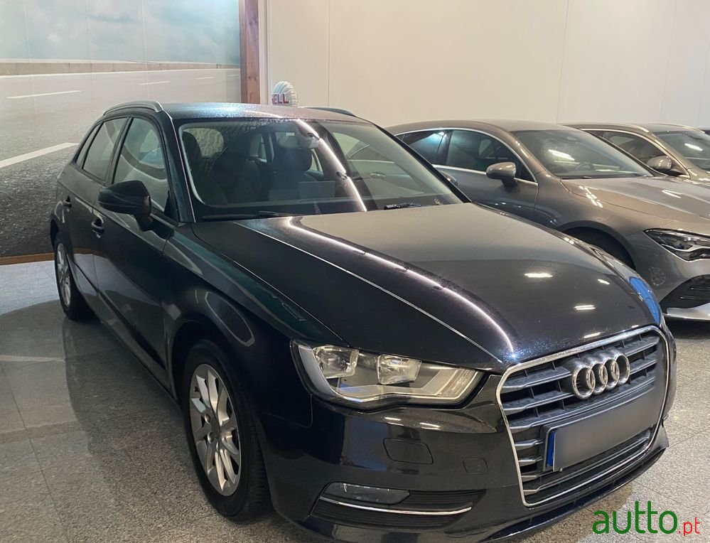 2013' Audi A3 Sportback photo #2