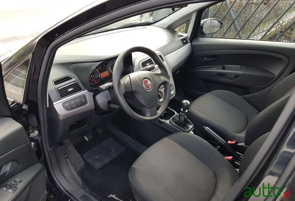 2013' Fiat Grande Punto photo #6