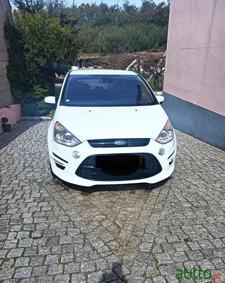 2013' Ford S-Max photo #2