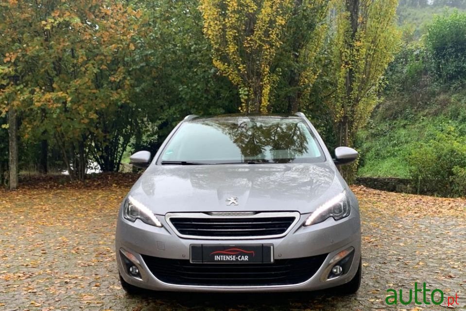 2017' Peugeot 308 Sw photo #2