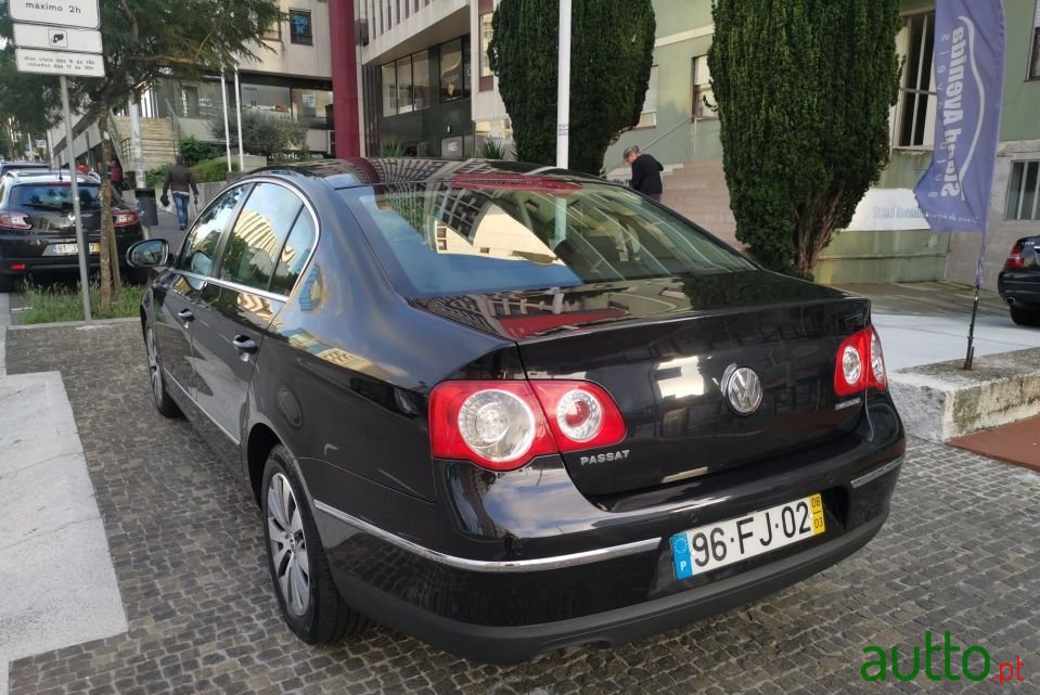 2008' Volkswagen Passat photo #6