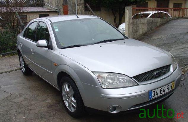 2001' Ford Mondeo 2.0 Tddi Ghia photo #2