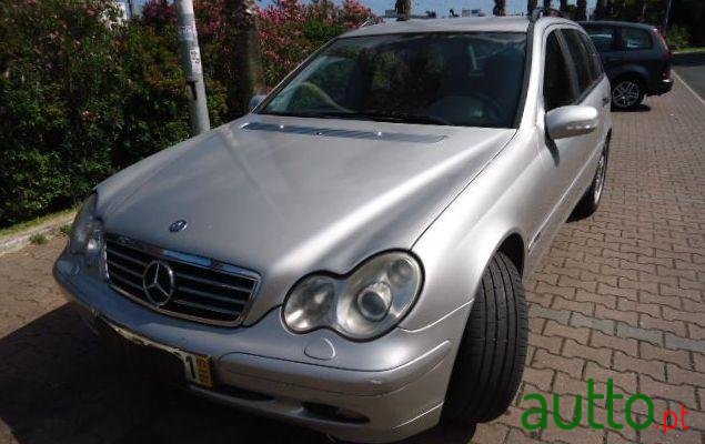 2003' Mercedes-Benz C-220 photo #2