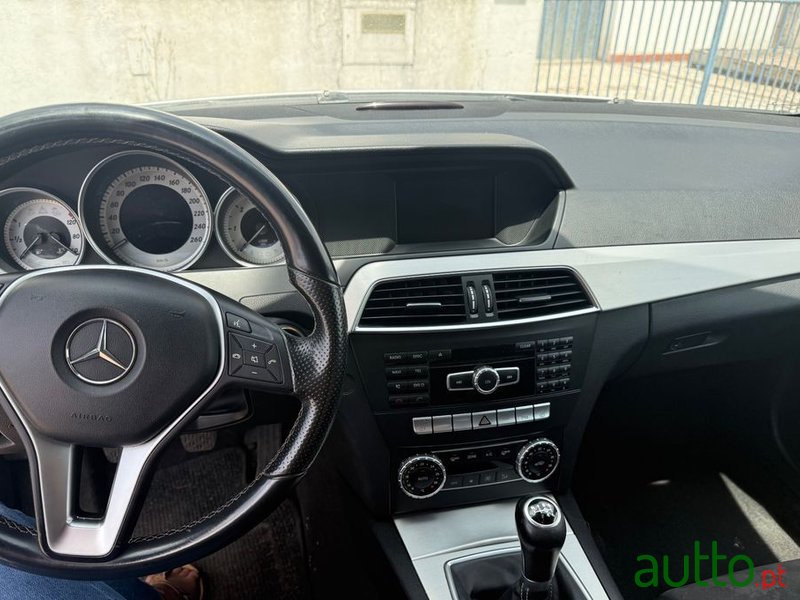 2014' Mercedes-Benz 220 photo #1