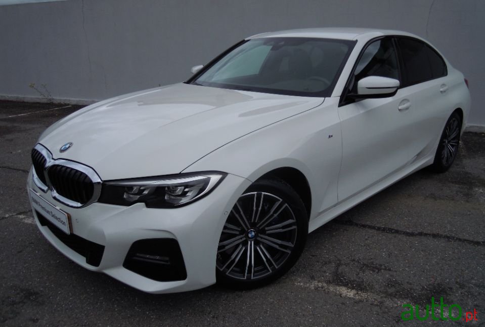 2019' BMW 320 photo #1