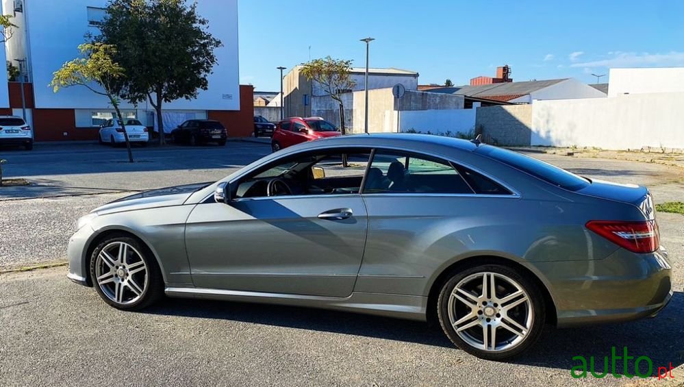 2012' Mercedes-Benz E 250 photo #4